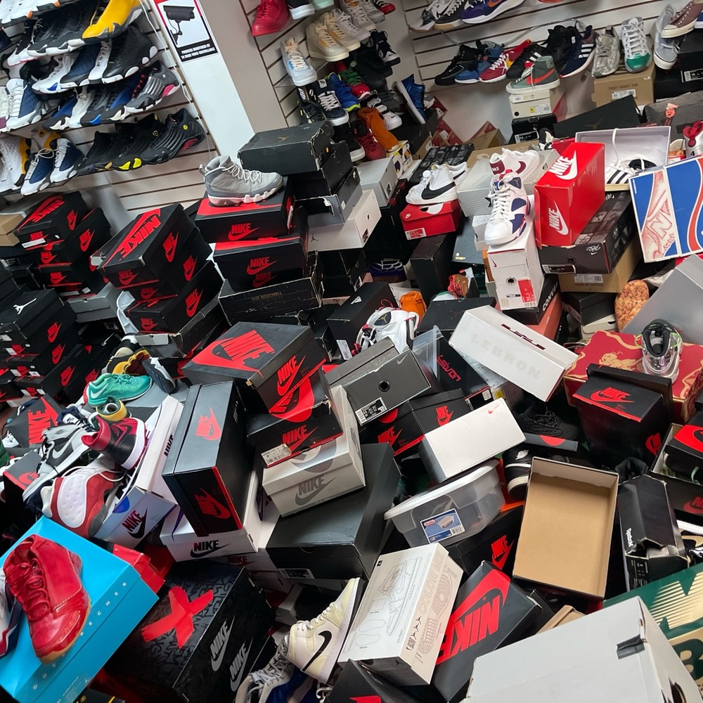 Regular Mystery Box 📦 $100 - Picture 2 of 16